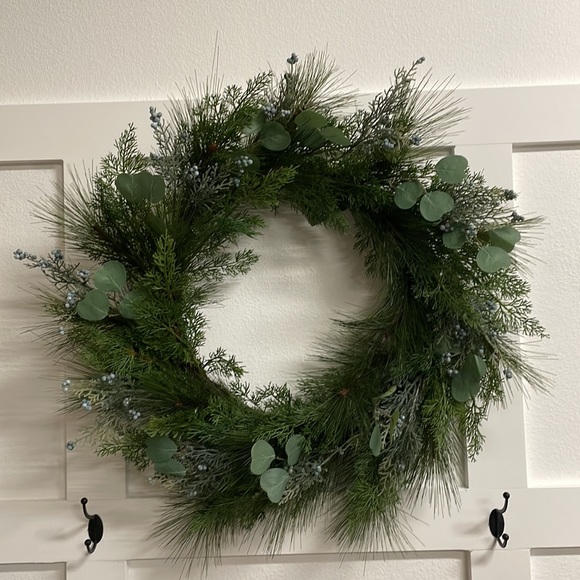 Threshold Studio McGee Pine & Eucalyptus Wreath AND matching garland! - Picture 3 of 5